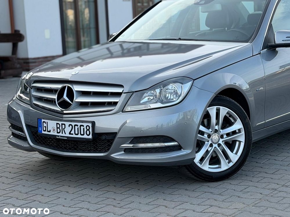 Mercedes-Benz Klasa C 180 CGI BlueEFFICIENCY Avantgarde - 2