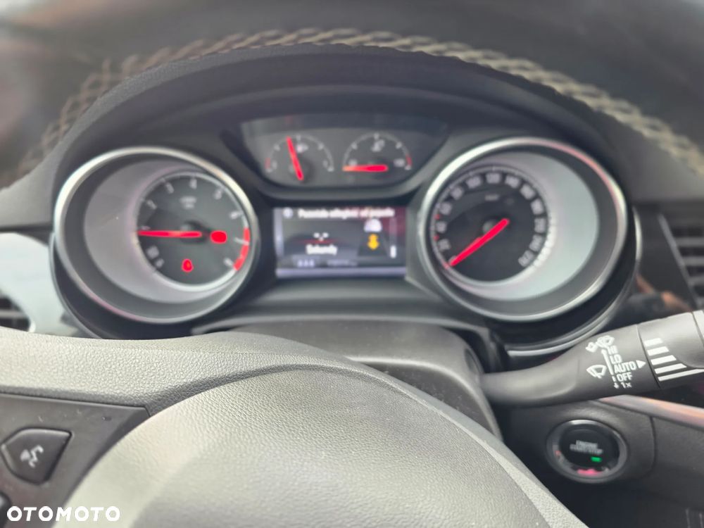 Opel Astra 1.4 Turbo Innovation - 26