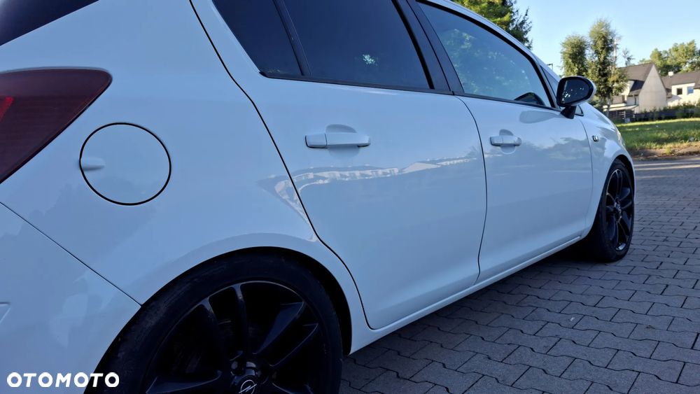 Opel Corsa 1.4 16V Color Edition - 9