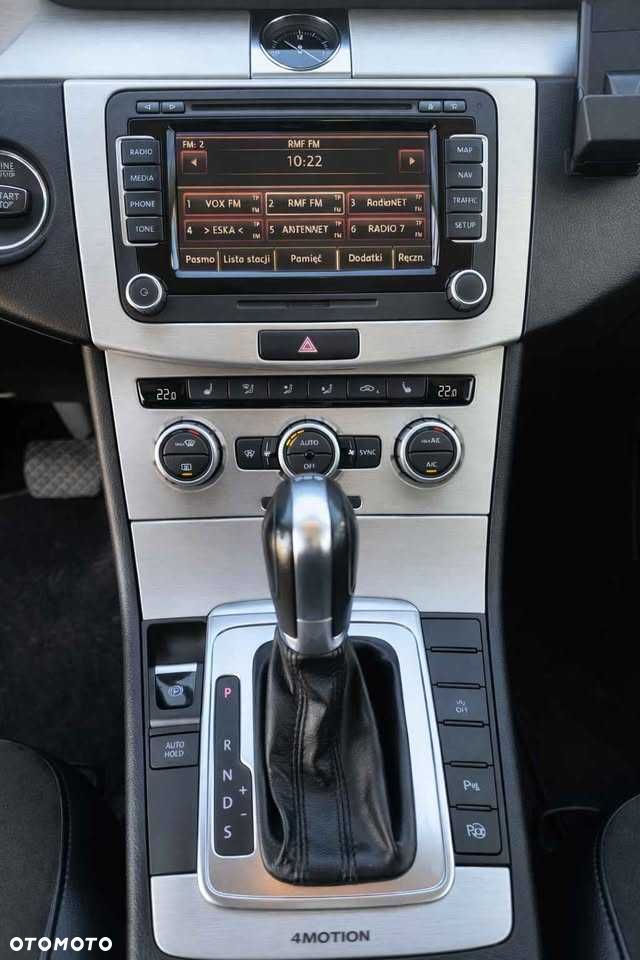 Volkswagen Passat - 8
