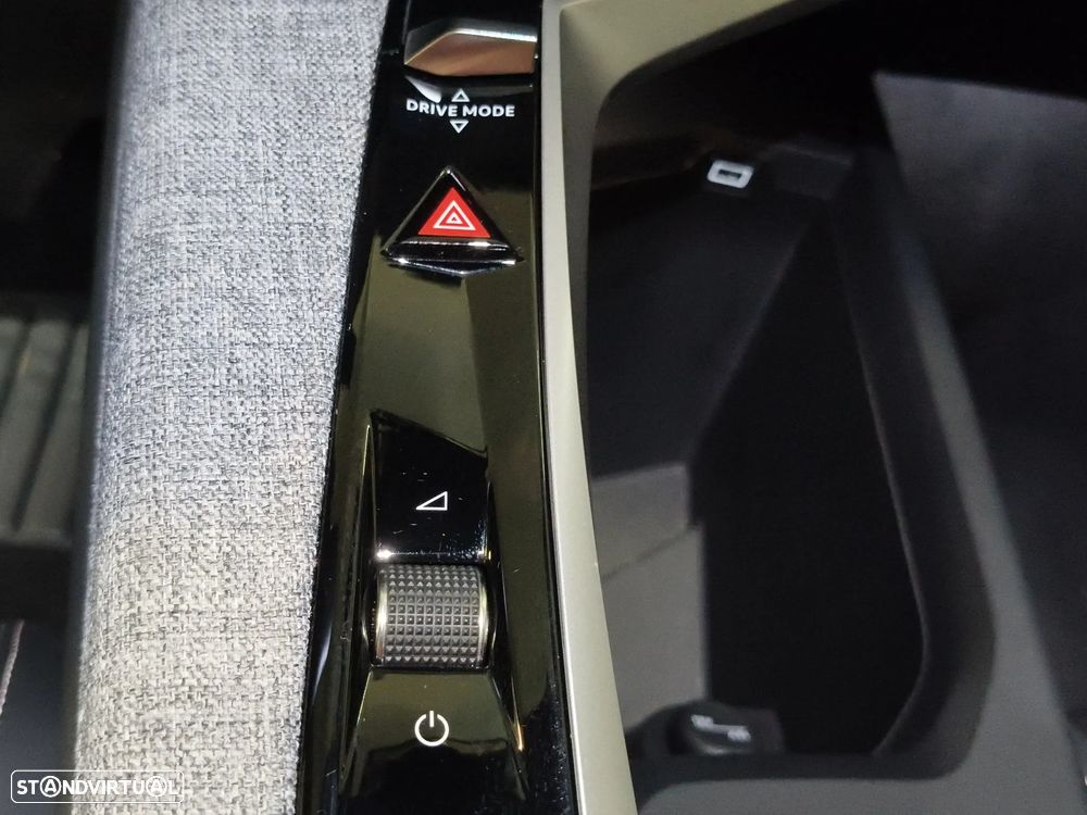 Peugeot 5008 Hybrid 145 e-DSC6 Allure - 29