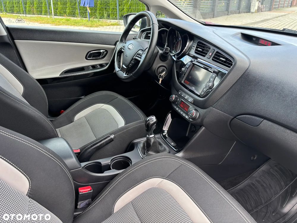 Kia Ceed 1.6 CRDi 128 ISG Platinum Edition - 22