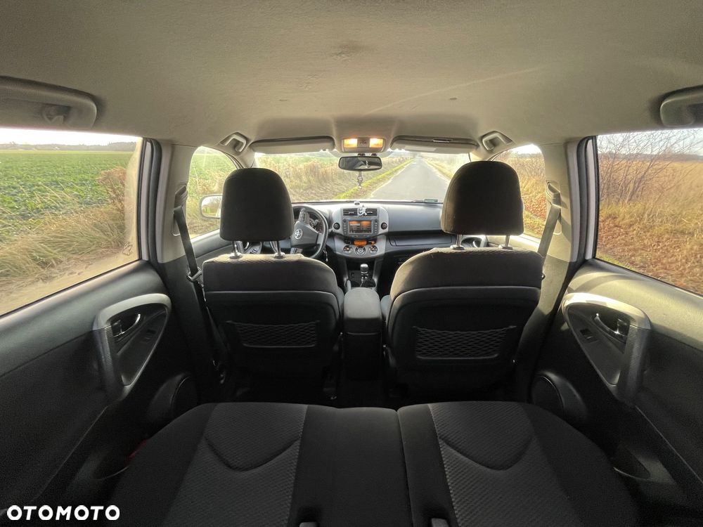 Toyota RAV4 - 7