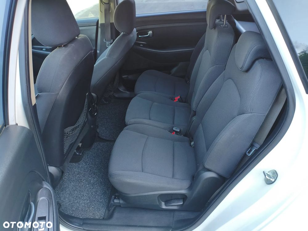 Kia Carens 1.7 CRDi L - 19