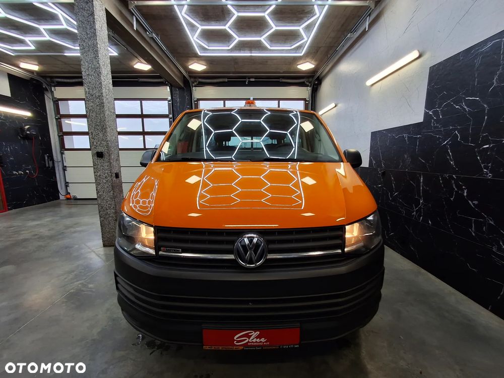 Volkswagen T6 Tansporter 4 MOTION Napęd 4x4 Webasto Klimatyzacja Grzane Fotele Hak Najmocniejsza Wersja 204 KM Pomarańczowy Służba Drogowa 9 Miejsc W Dowodzie - 12