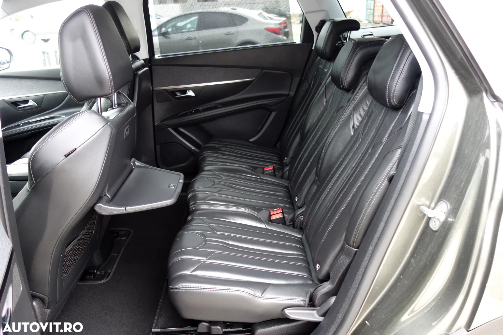 Peugeot 5008 1.6 Puretech Turbo s&s EAT8 Allure - 8