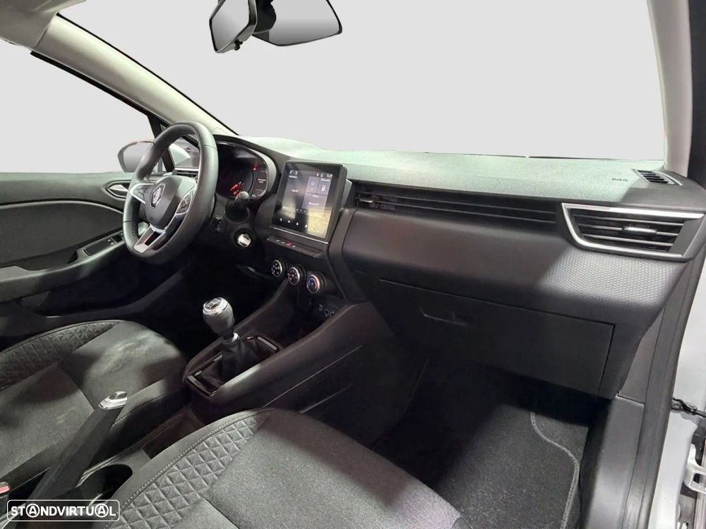 Renault Clio - 11