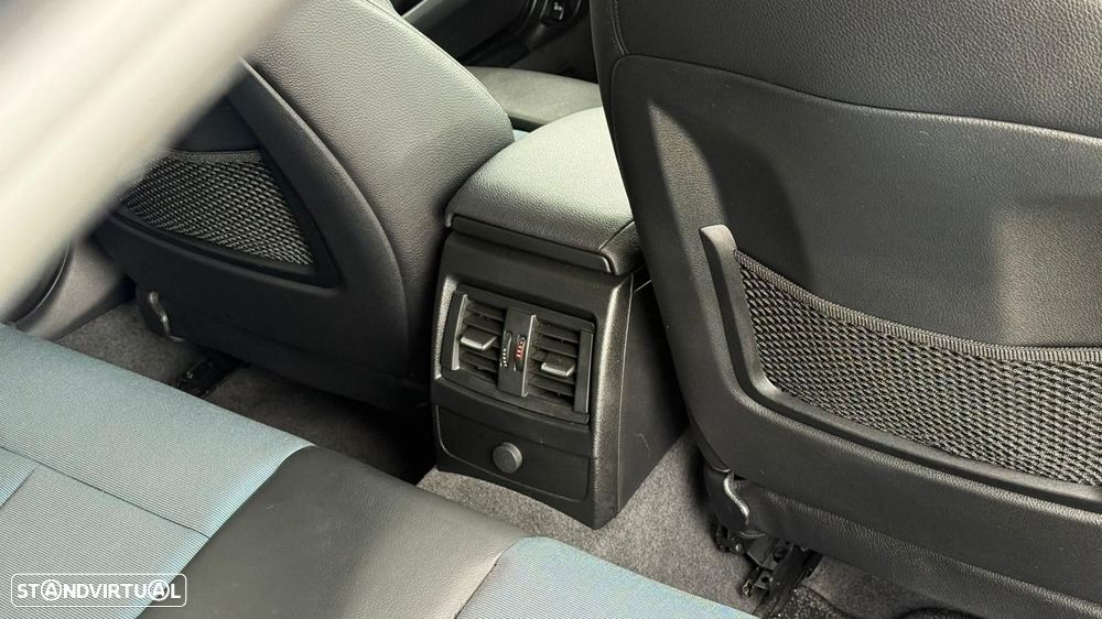 BMW 118 dA Line Urban - 12