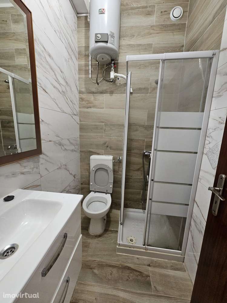T1 pronto a habitar com ar condicionado e boas acessibilidades - Grande imagem: 3/6