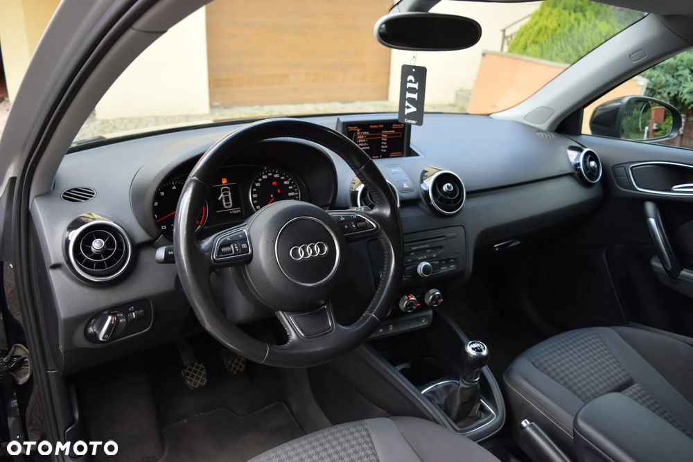 Audi A1 3-drzwiowe 1.4 TFSI S line edition - 13