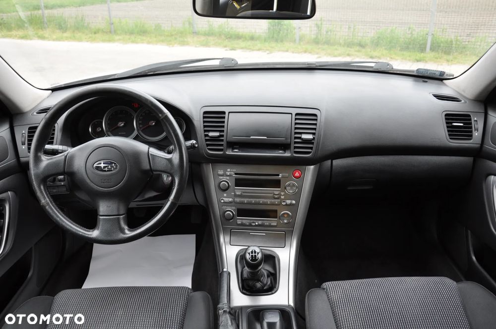 Subaru Outback 2.5i MT - 11