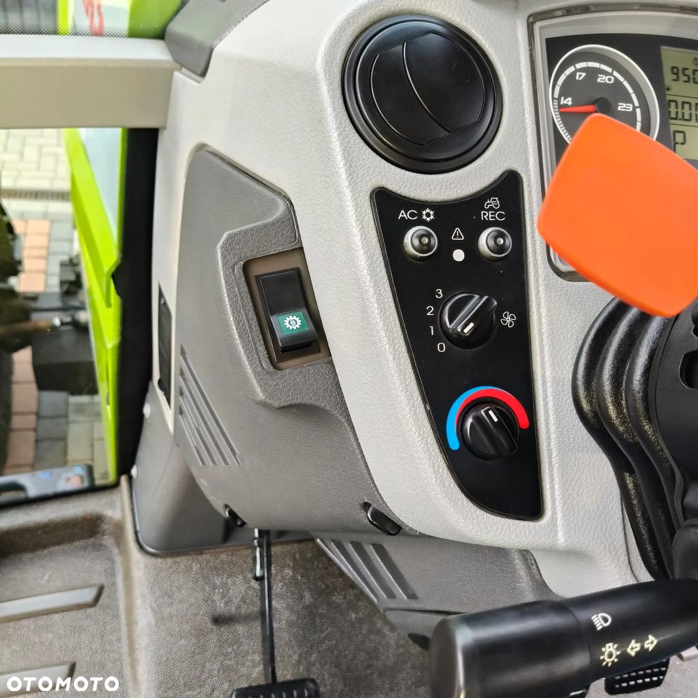 Claas Axion 820 - 15