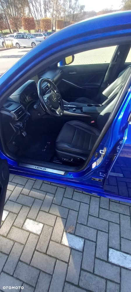 Lexus IS 200t / 300 F Sport - 5