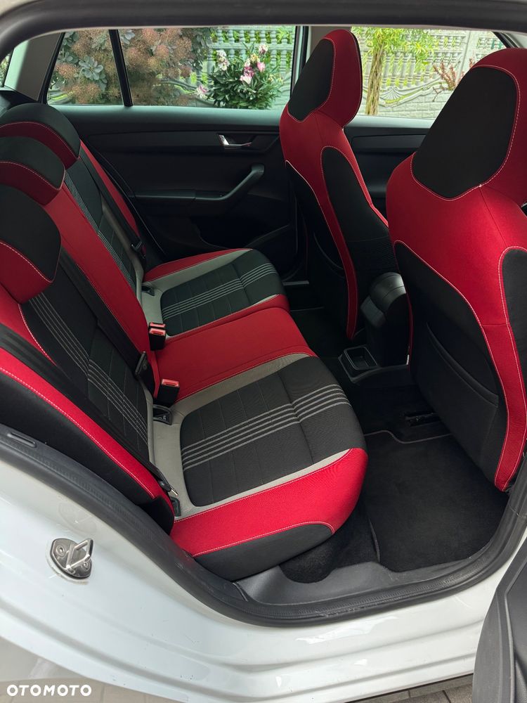 Skoda Fabia 1.2 TSI Monte Carlo - 10