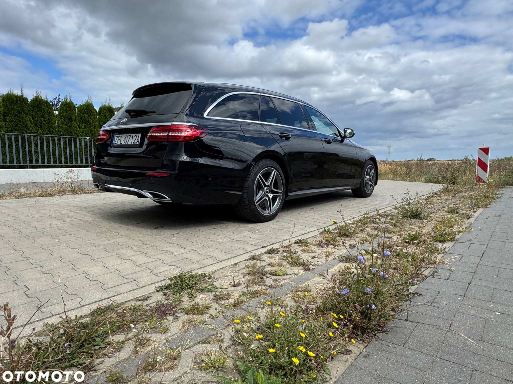 Mercedes-Benz Klasa E 300 de 9G-TRONIC AMG Line - 18