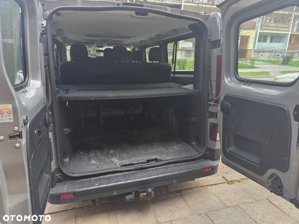 Renault Trafic Grand 1.6 dCi - 10