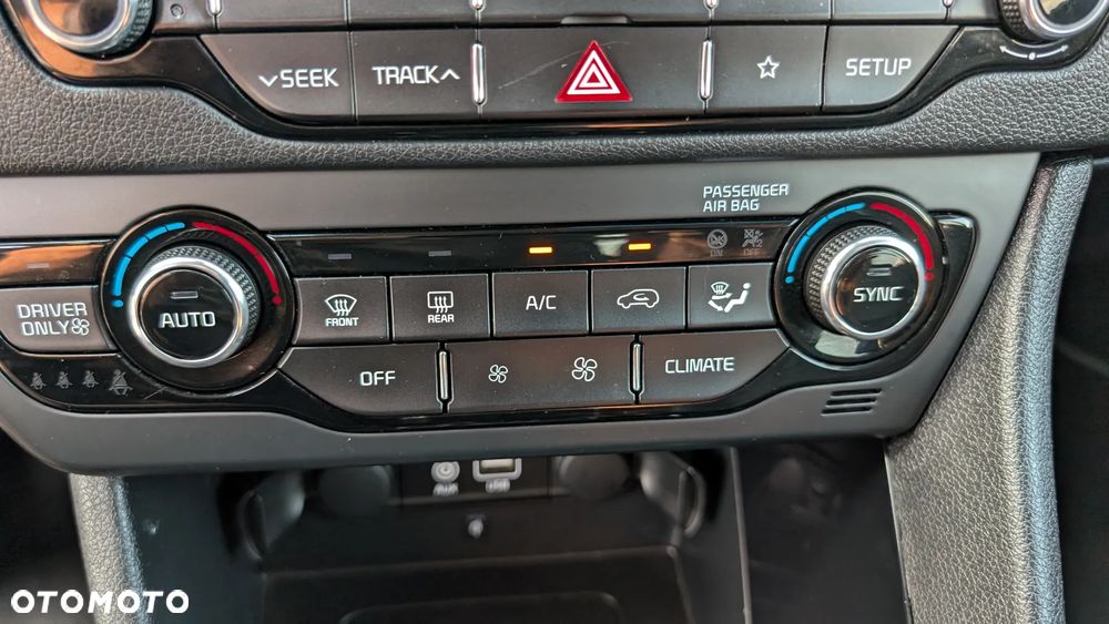 Kia Niro 1.6 GDI HEV 2WD OPF Edition 7 - 23