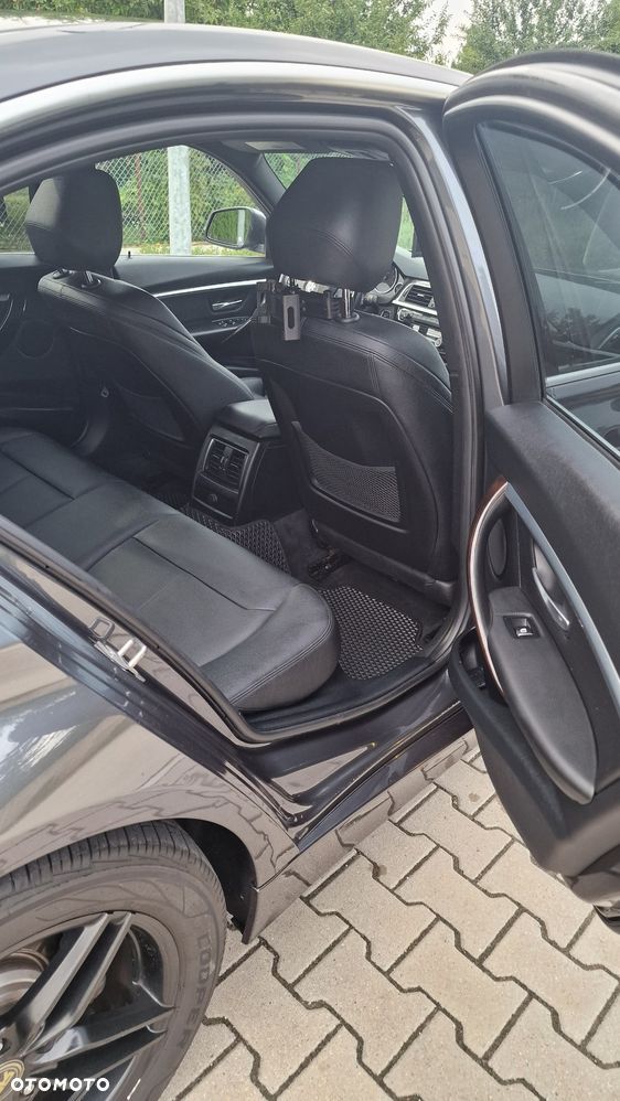 BMW Seria 3 328i - 12