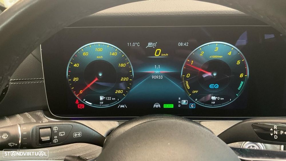 Mercedes-Benz E 300 de 4Matic 9G-TRONIC AMG Line - 4