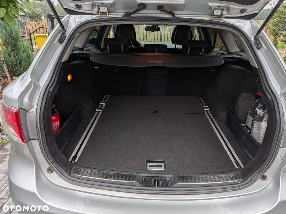 Toyota Avensis 2.2 D-CAT 2010 - 9