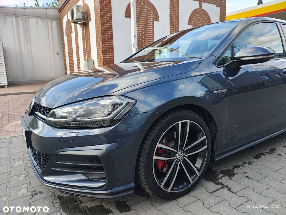 Volkswagen Golf - 2