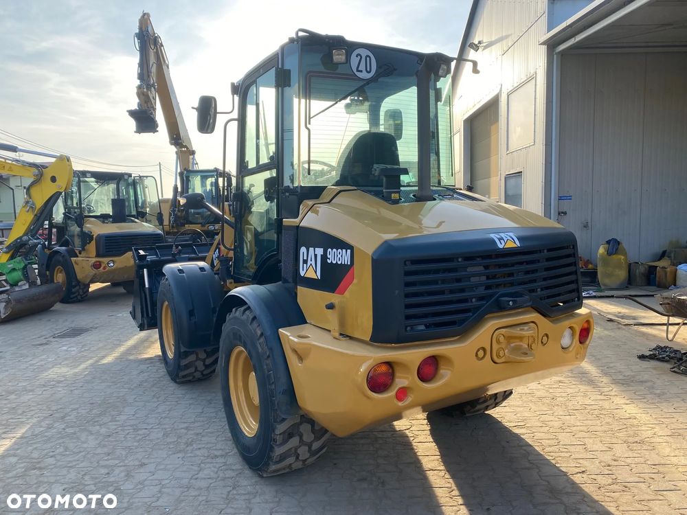 Caterpillar CAT 908M, 2017 ROK, 3900 MTH, ŁYŻKA OTWIERANA + WIDŁY, z NIEMIEC, - 4