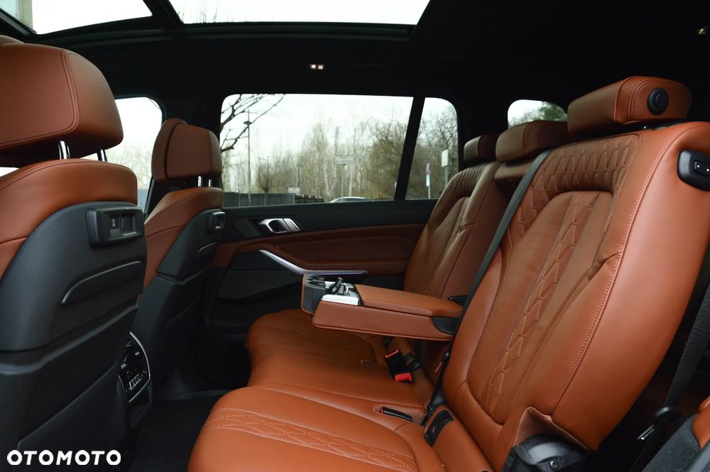 BMW X7 M50i - 32