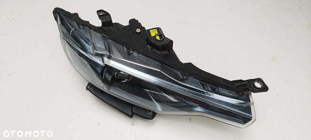 Maserati Levante 2016-2021 Bi Xenon Skrętny Led Prawy Idealny Kompletny Oryginał 670034638