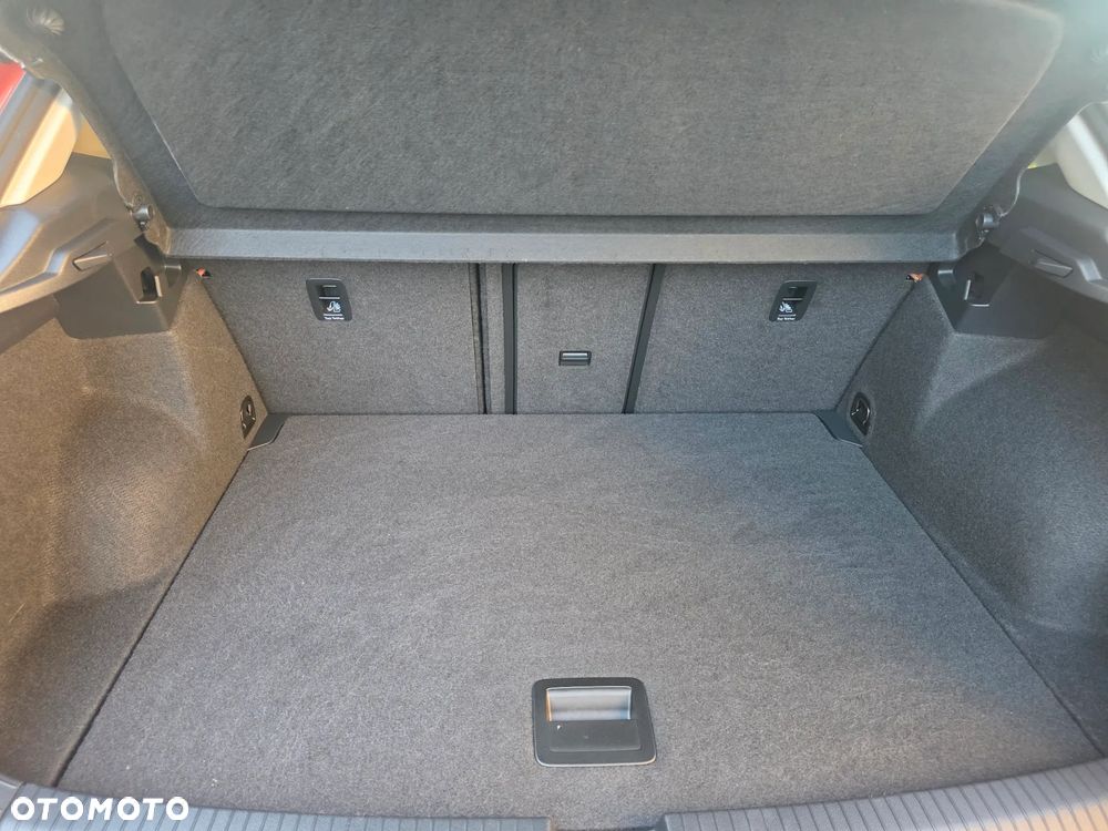 Volkswagen T-Roc - 31