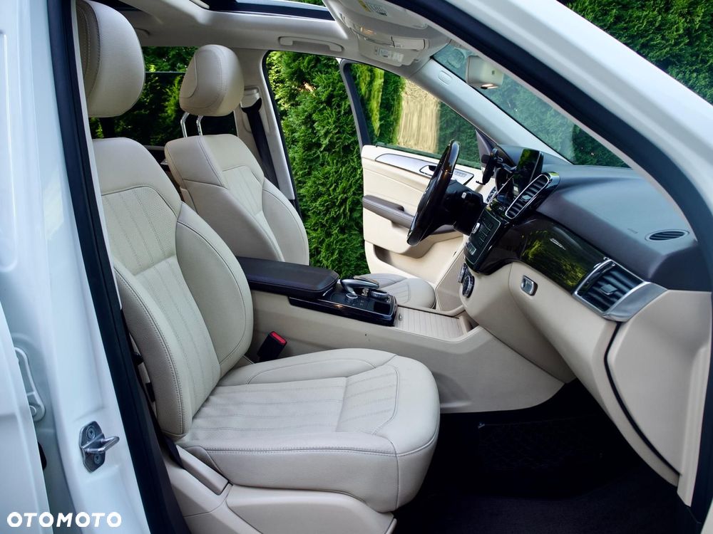Mercedes-Benz GLE - 32