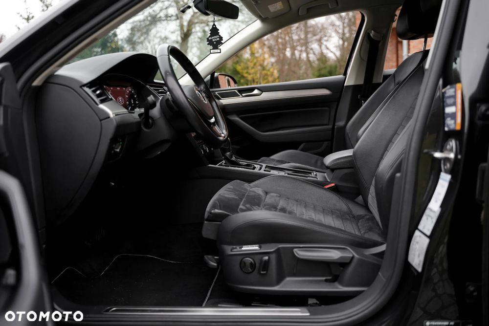 Volkswagen Passat 2.0 TDI SCR DSG Highline - 20
