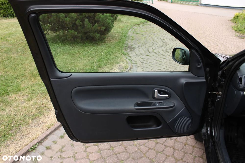 Renault Clio - 11
