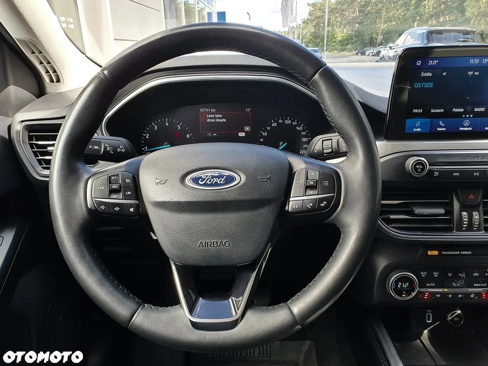 Ford Focus SW 1.5 EcoBoost Titanium - 11