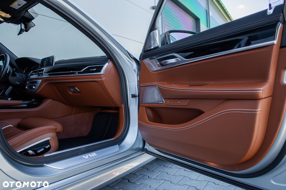 BMW Seria 7 M760Li xDrive - 18