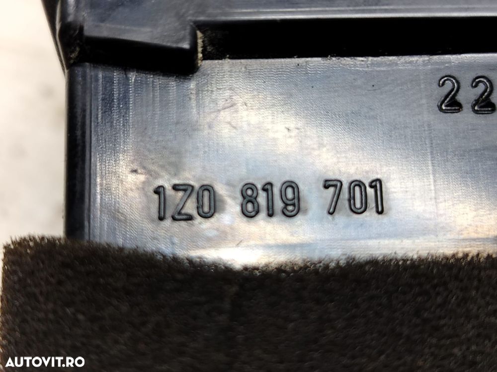 Grila aer bord stanga 1z0819701 Skoda Octavia 2 [2004 - 2008] 1.6 ben - 2