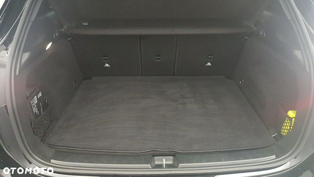 Mercedes-Benz GLA - 17