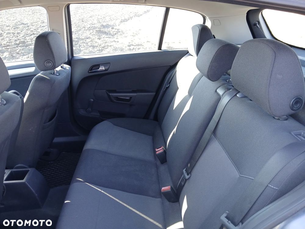 Opel Astra 1.4 Essentia - 10