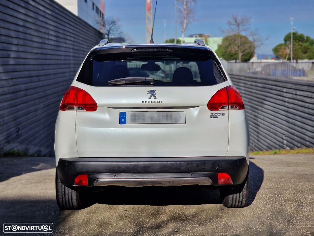 Peugeot 2008 1.2 PureTech Allure - 8