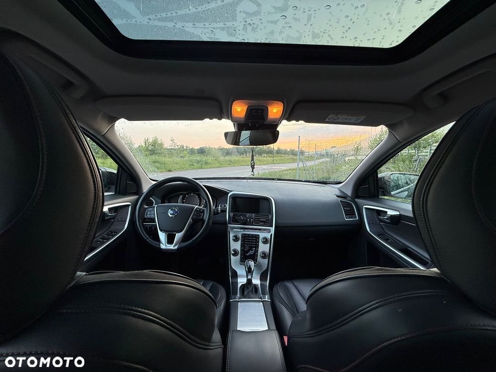 Volvo XC 60 D3 Drive-E Ocean Race - 3