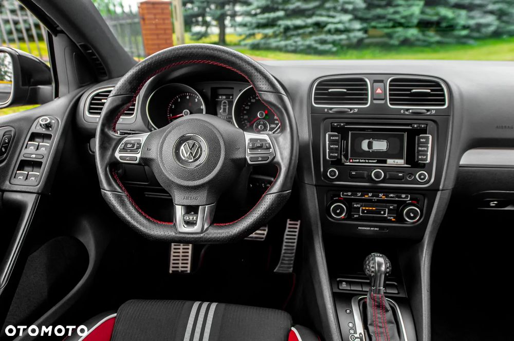 Volkswagen Golf 2.0 GTI DSG adidas - 25