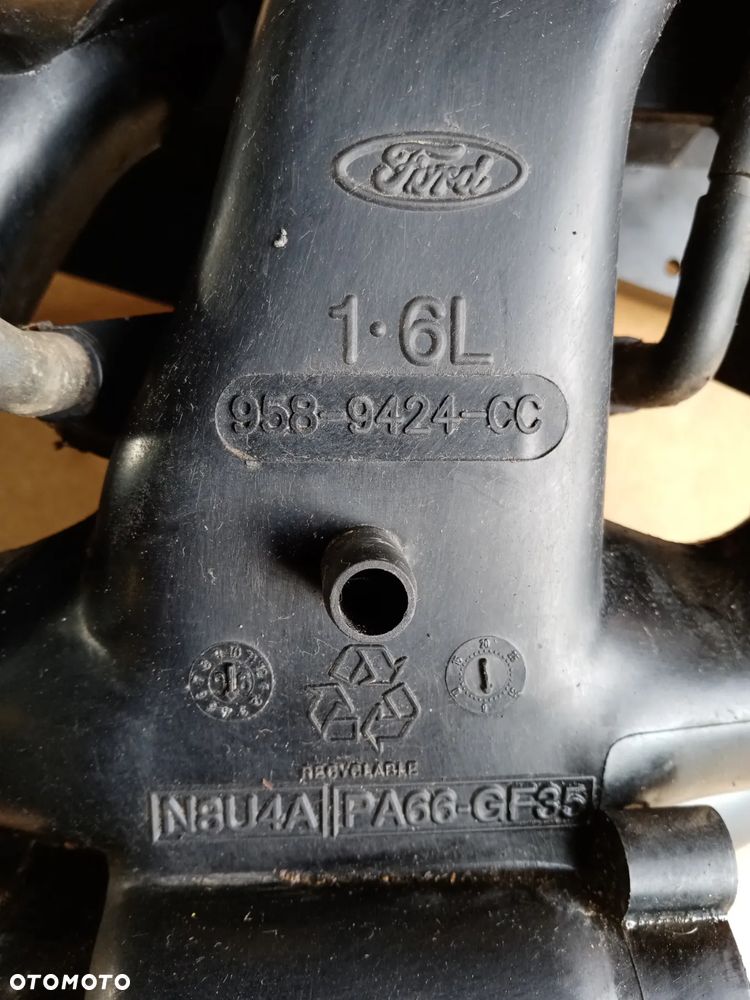 Kolektor ssący Ford Escort MK7 1.6 958-9424-CC - 3