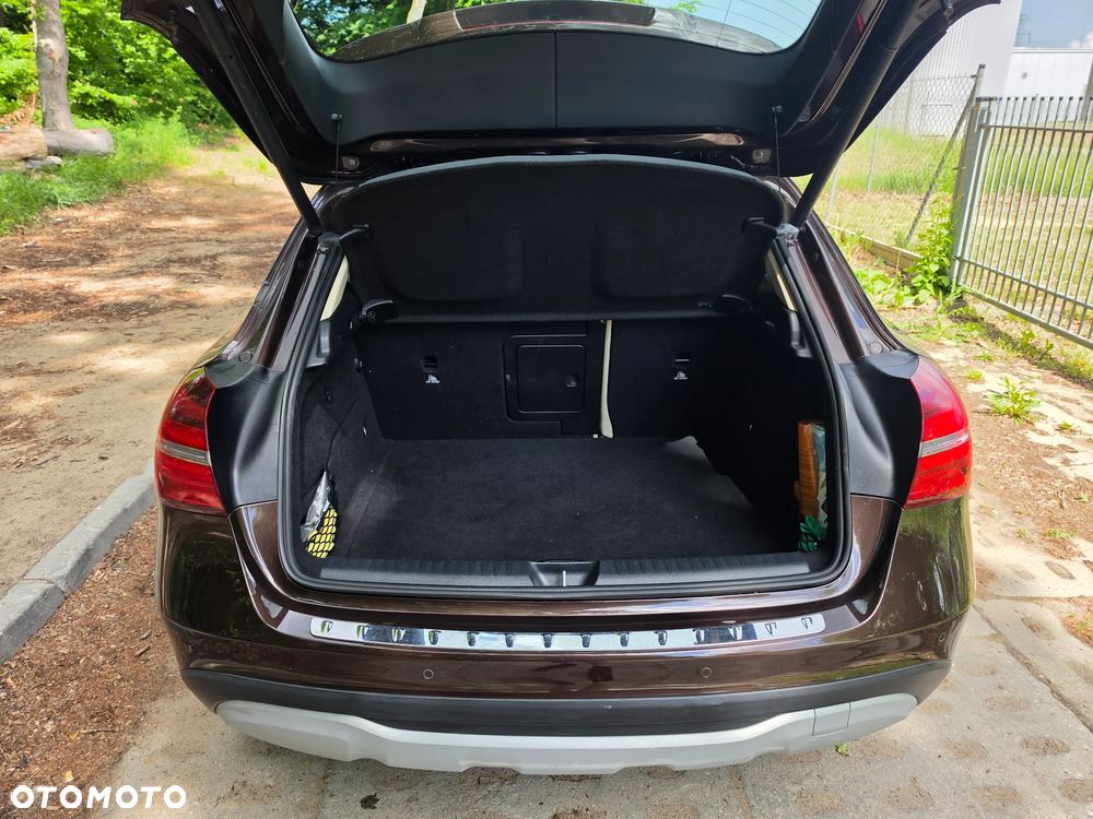Mercedes-Benz GLA 250 4-Matic AMG Line - 21