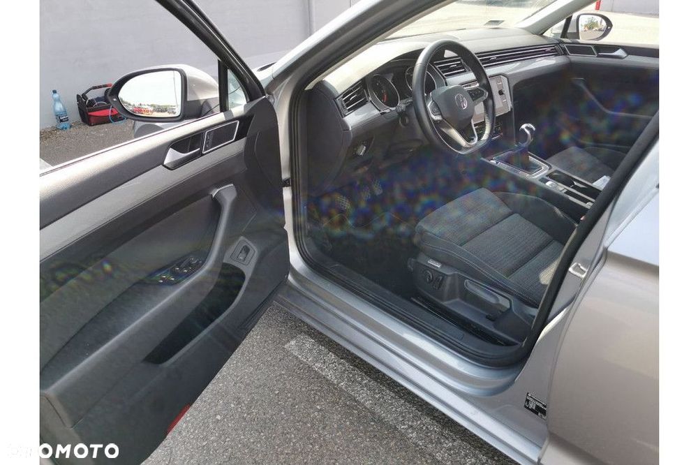 Volkswagen Passat Variant 2.0 TDI EVO Business - 5
