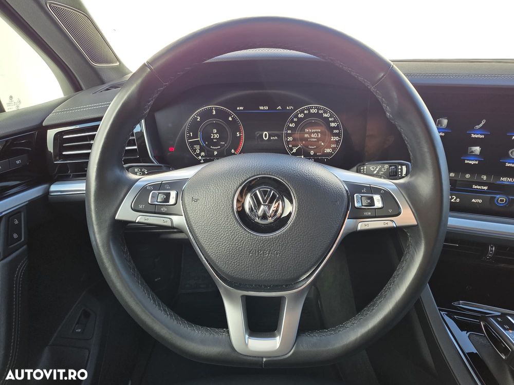 Volkswagen Touareg - 14