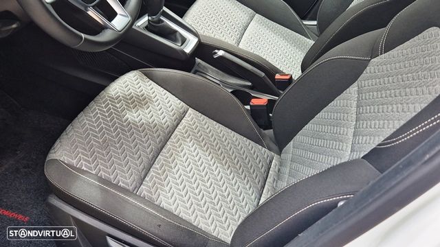 Renault Clio 1.0 TCe Intens CVT - 11