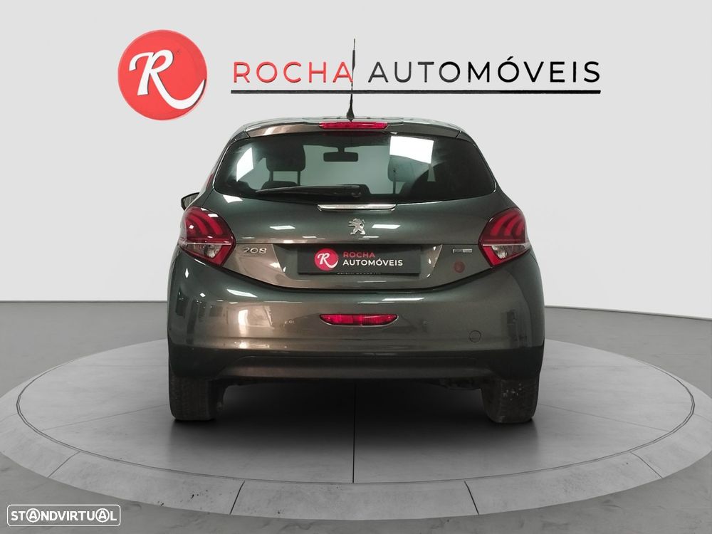 Peugeot 208 1.2 PureTech Signature - 4