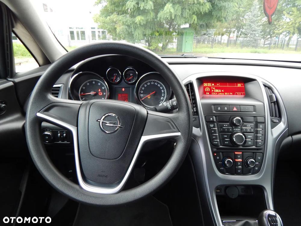 Opel Astra 1.6 150 Jahre - 17
