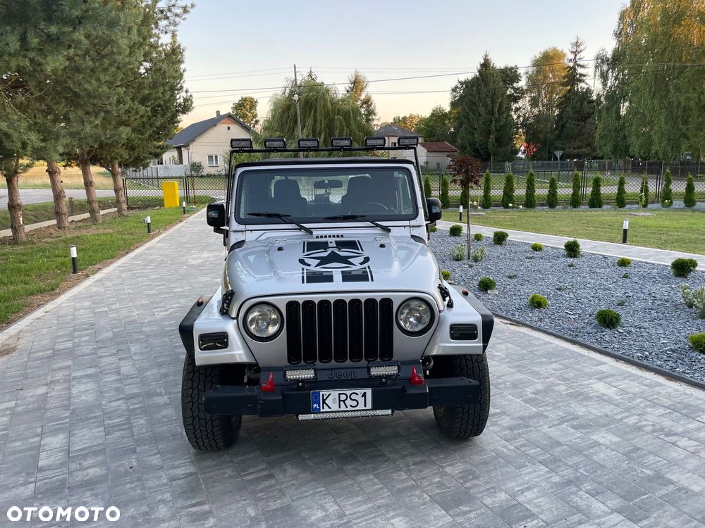 Jeep Wrangler - 2