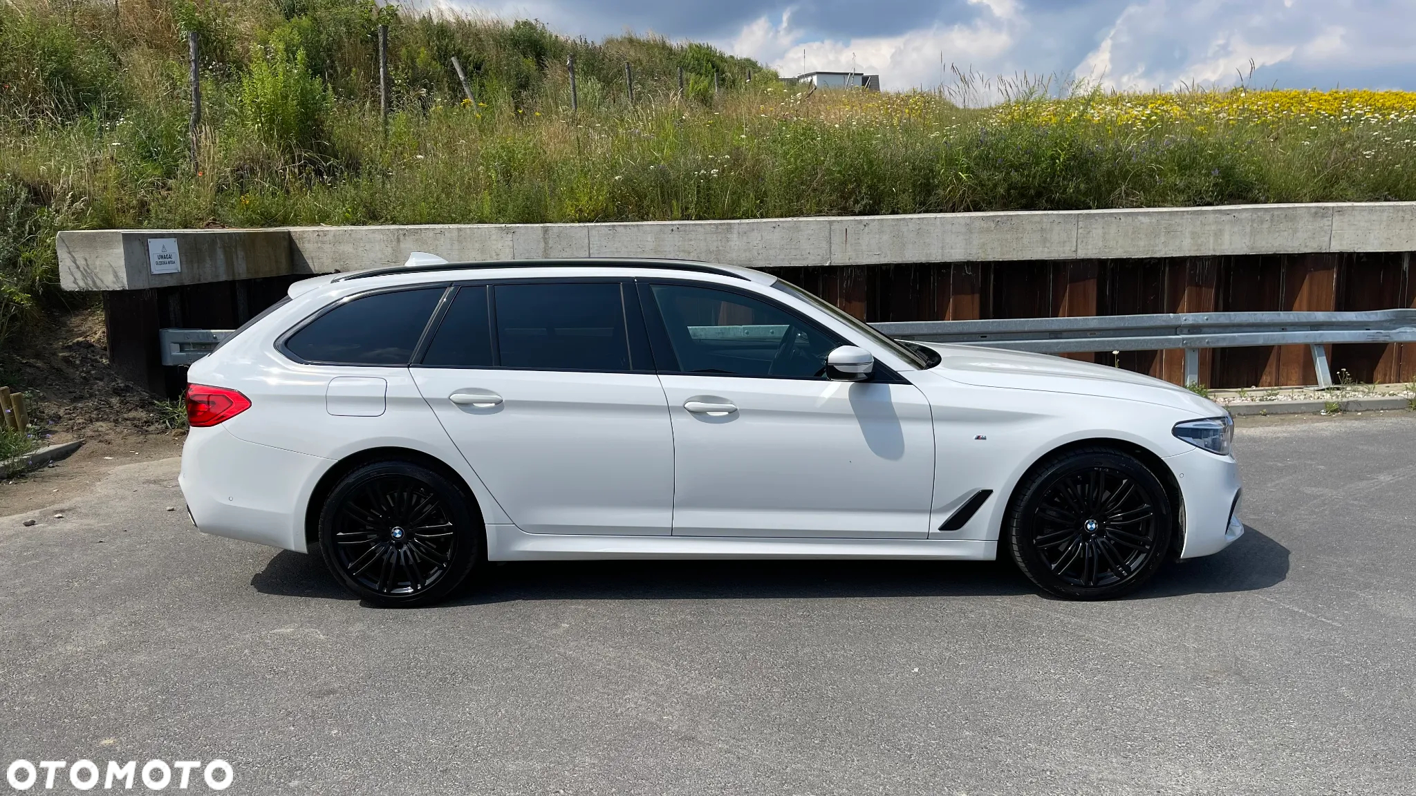 BMW Seria 5 520d M Sport - 2