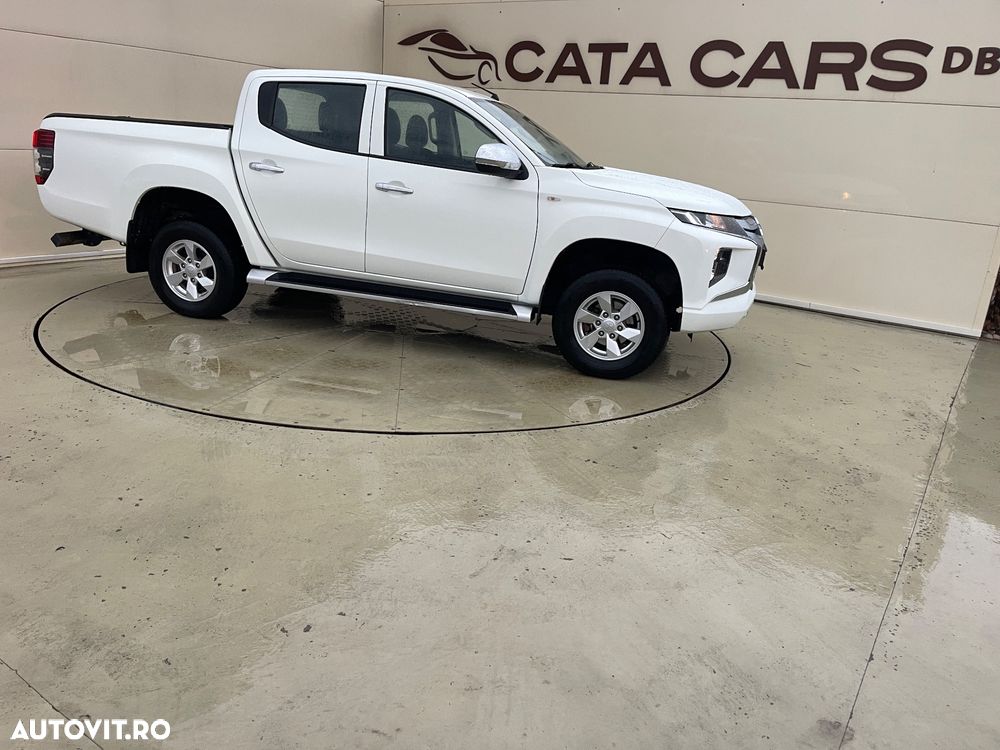 Mitsubishi L200 Double Cab 2.2 DI-D M/T Intense - 18
